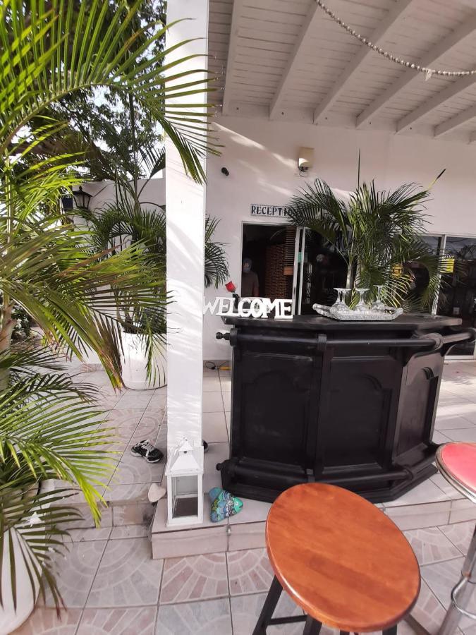 Palmita Hotel Hostel 오란제스타트 외부 사진